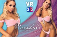 BLONDE GIRL POSING FOR SNAP VIDEO IN VR 3D – VIRTUAL REALITY FOR OCULUS GO QUEST 4K 180/360